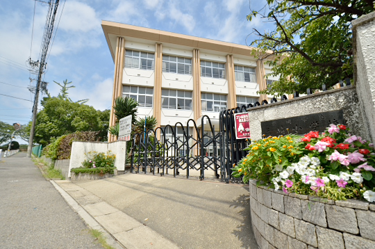 三崎小学校