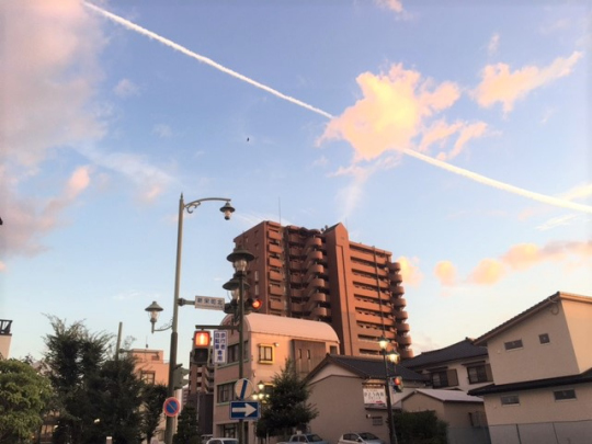 ユーハウス第5刈谷と飛行機雲